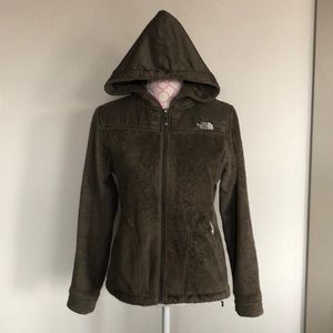 Classic Northface fleece jacket